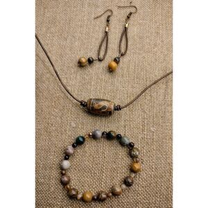 Dzi inspired bead Parure (set)